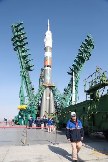 Вывоз РН "Союз-2. 1а" с пилотируемым кораблем " Союз МС -18" на стартовой комплекс космодрома Байконур 