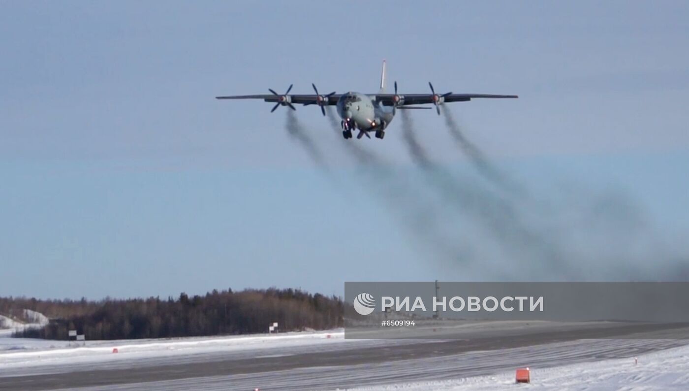 Министр обороны РФ С. Шойгу объявил проверку боевой готовности российских войск