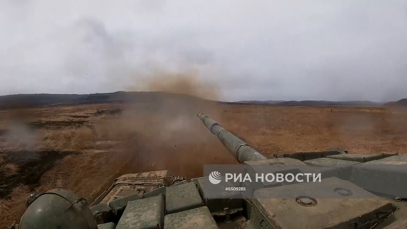 Министр обороны РФ С. Шойгу объявил проверку боевой готовности российских войск