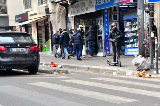 Мусор на улицах Парижа