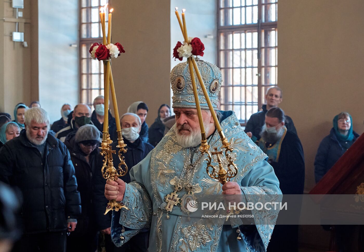 Первое за 88 лет богослужение в Верхнем храме Благовещенской церкви Александро-Невской лавры