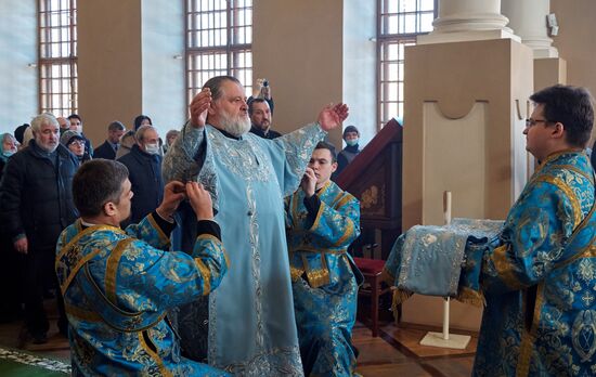 Первое за 88 лет богослужение в Верхнем храме Благовещенской церкви Александро-Невской лавры