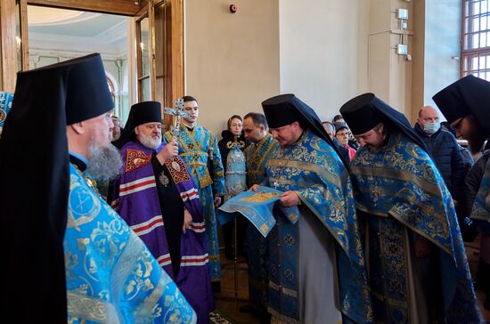 Первое за 88 лет богослужение в Верхнем храме Благовещенской церкви Александро-Невской лавры