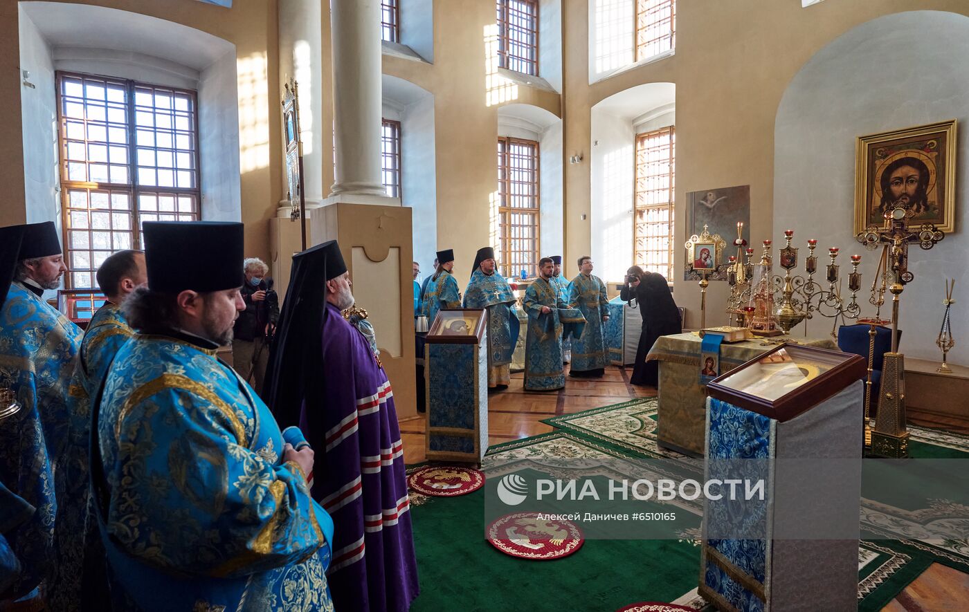 Первое за 88 лет богослужение в Верхнем храме Благовещенской церкви Александро-Невской лавры