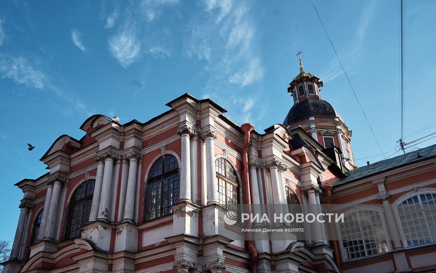 Первое за 88 лет богослужение в Верхнем храме Благовещенской церкви Александро-Невской лавры