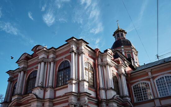 Первое за 88 лет богослужение в Верхнем храме Благовещенской церкви Александро-Невской лавры