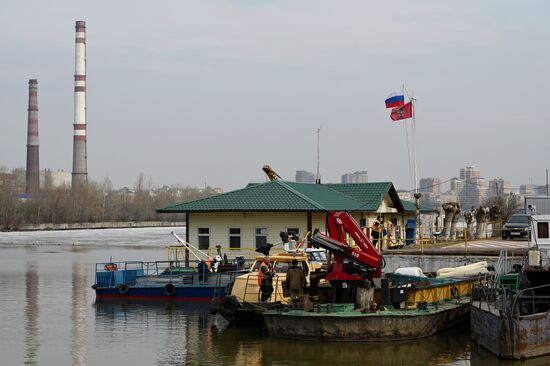 Подготовка к открытию технической навигации на Москве-реке  