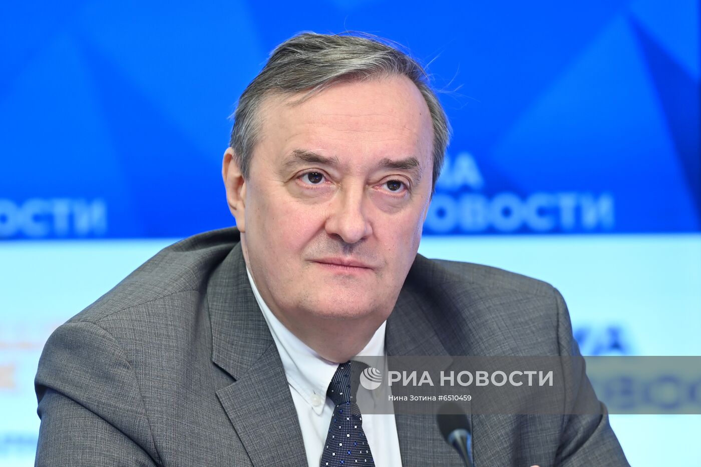 Круглый стол на тему: "COVID-19: вакцина для животных"