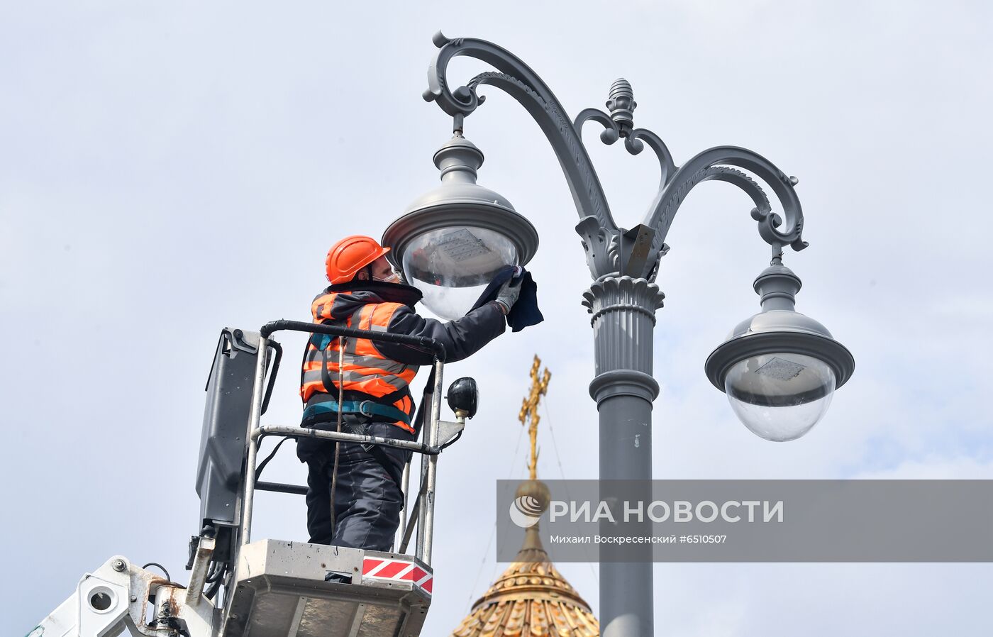 Промывка опор наружного освещения
