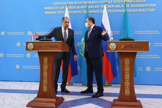 Визит главы МИД РФ С. Лаврова в Казахстан