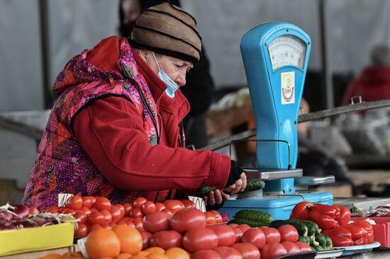 Продовольственный рынок в Симферополе