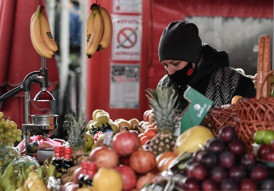 Продовольственный рынок в Симферополе