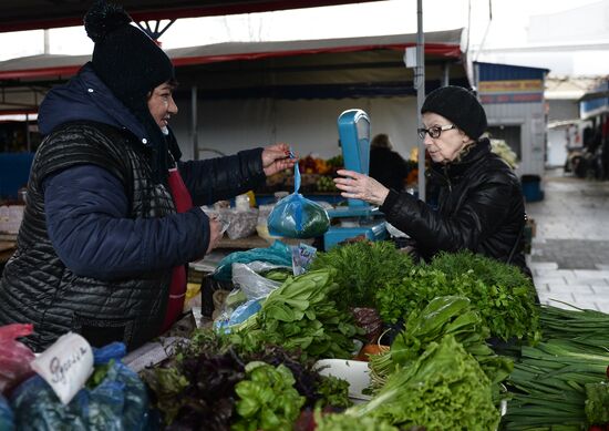 Продовольственный рынок в Симферополе