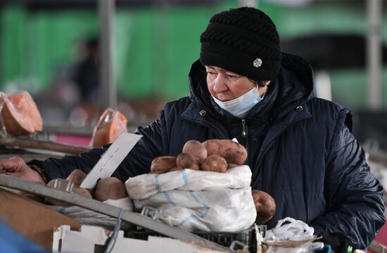 Продовольственный рынок в Симферополе