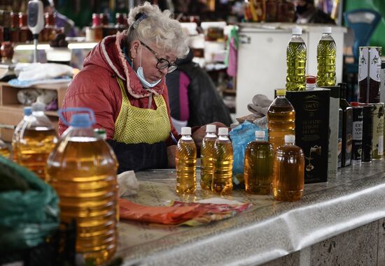 Продовольственный рынок в Симферополе