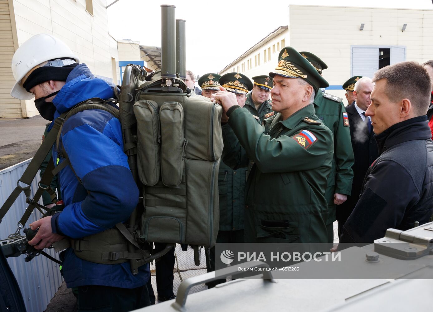 Министр обороны РФ С . Шойгу проверил выполнение гособоронзаказа на предприятии ОАО "766 УПТК"