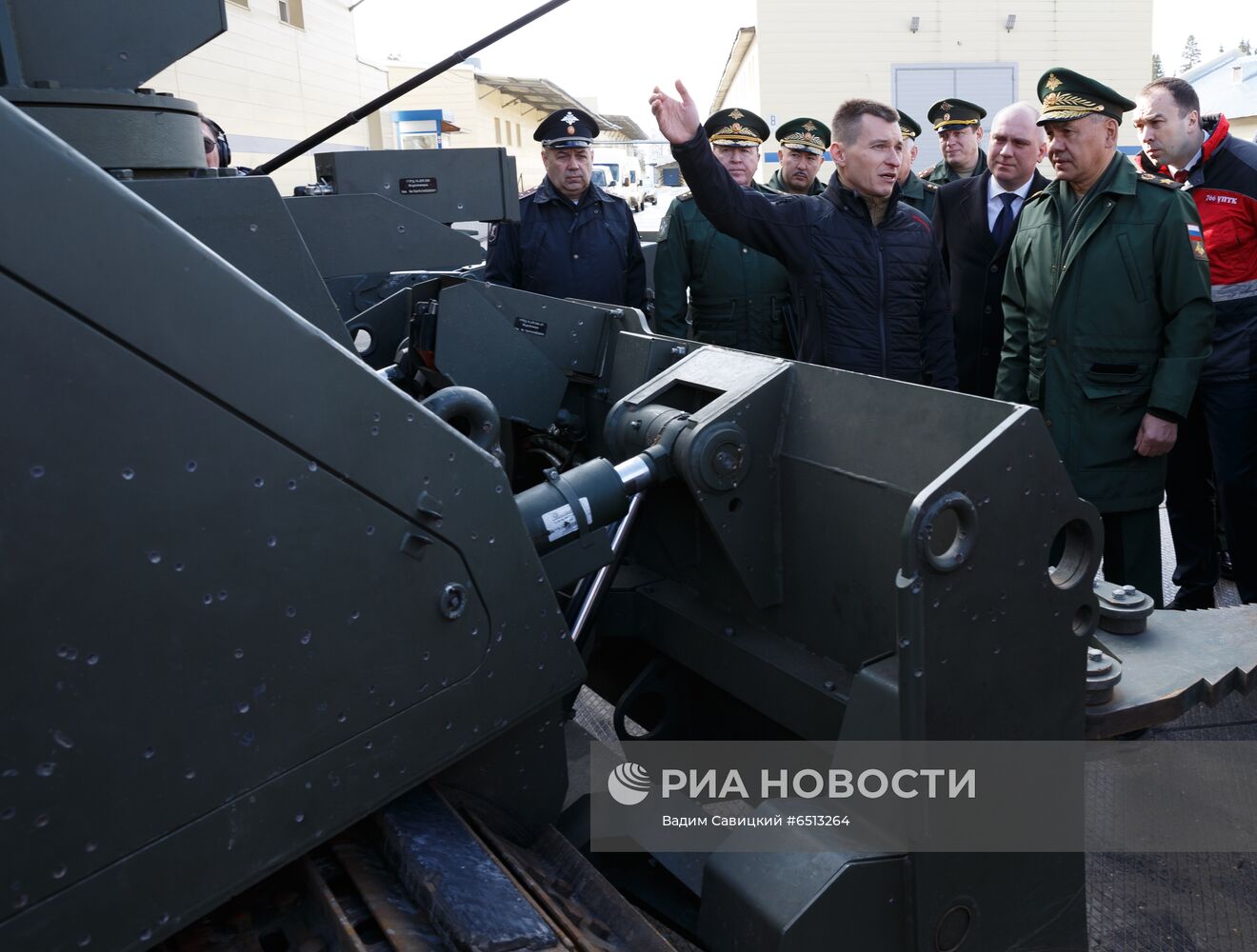 Министр обороны РФ С . Шойгу проверил выполнение гособоронзаказа на предприятии ОАО "766 УПТК"