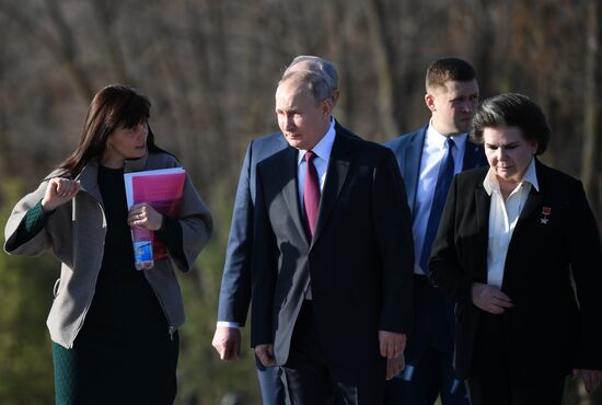 Рабочая поездка президента РФ В. Путина в Саратовскую область