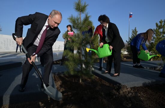 Рабочая поездка президента РФ В. Путина в Саратовскую область