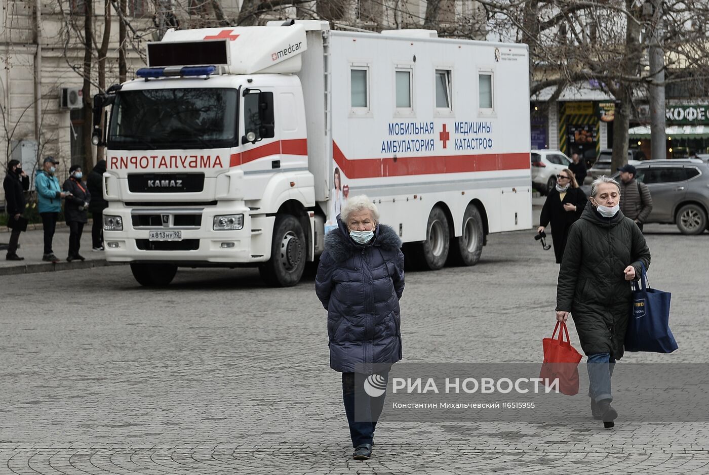 Мобильный пункт вакцинации в Севастополе