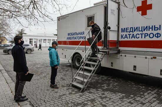 Мобильный пункт вакцинации в Севастополе