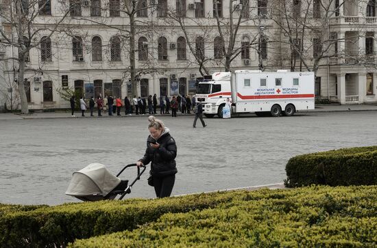 Мобильный пункт вакцинации в Севастополе