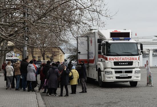 Мобильный пункт вакцинации в Севастополе