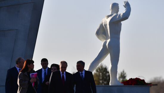 Рабочая поездка президента РФ В. Путина в Саратовскую область