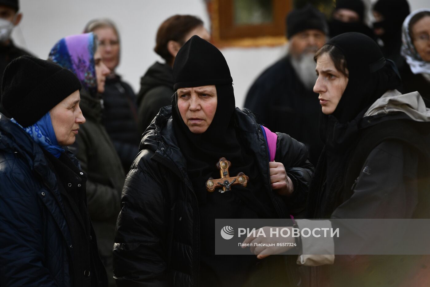 Приставы приступили к выселению жителей Среднеуральского монастыря
