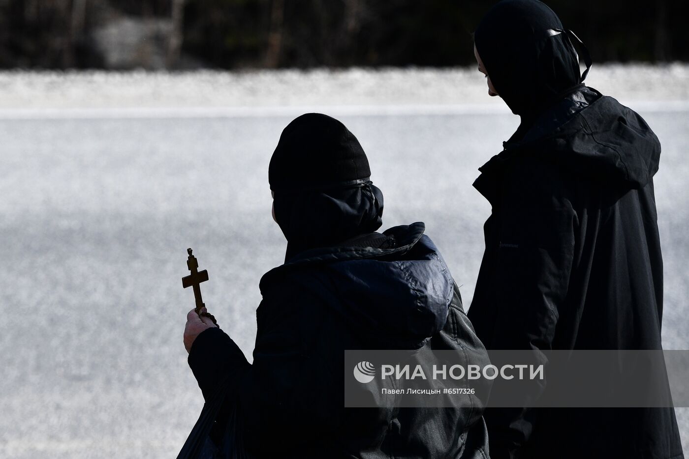 Приставы приступили к выселению жителей Среднеуральского монастыря