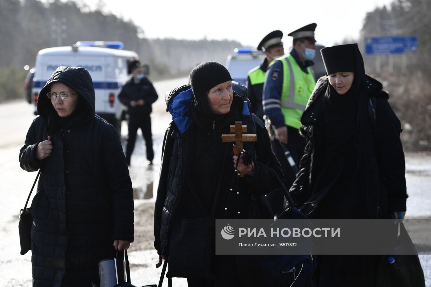 Приставы приступили к выселению жителей Среднеуральского монастыря