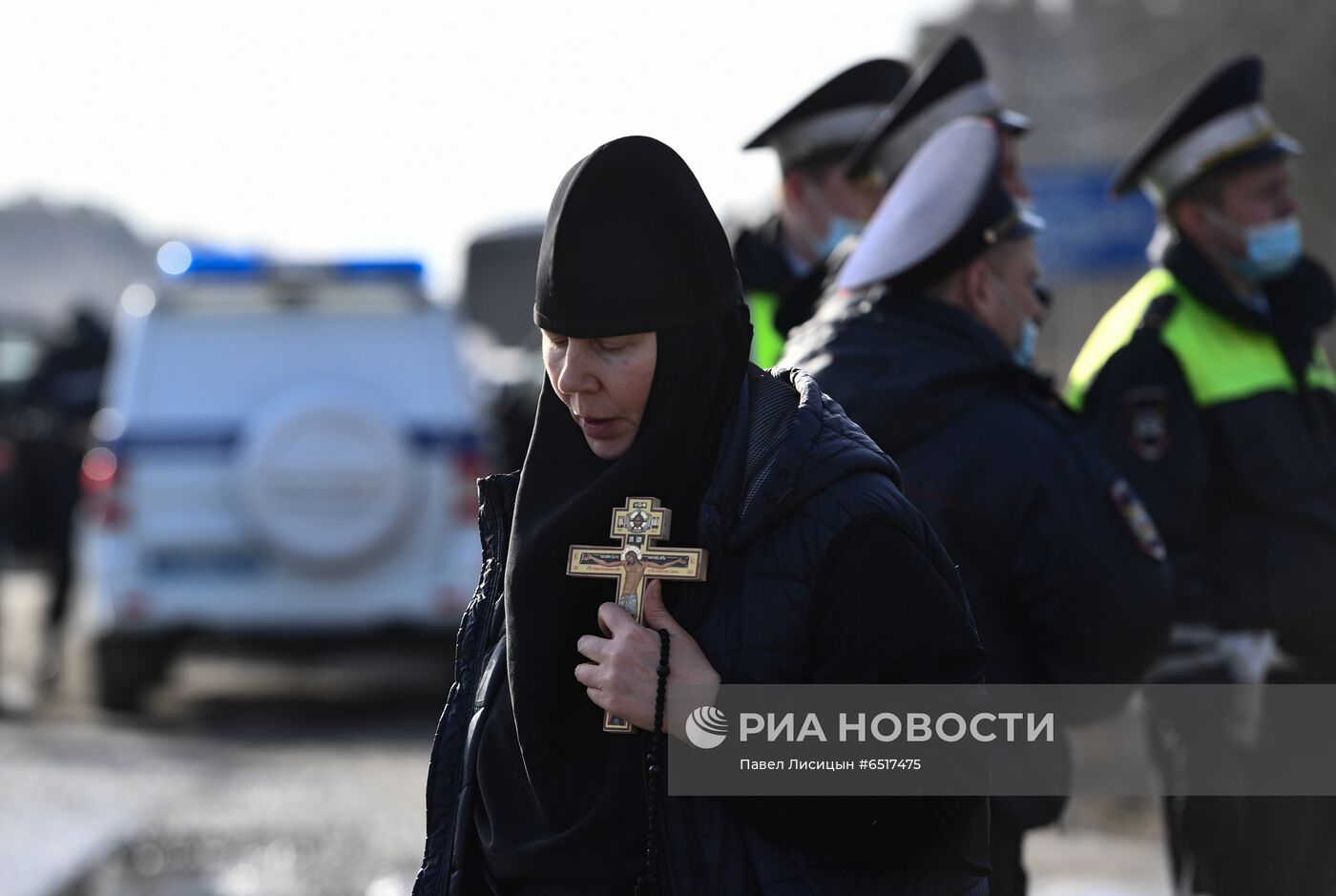 Приставы приступили к выселению жителей Среднеуральского монастыря