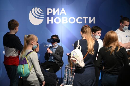 Презентация VR-проектов RIA Lab в рамках Недели Космонавтики в Московском планетарии