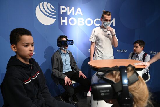 Презентация VR-проектов RIA Lab в рамках Недели Космонавтики в Московском планетарии