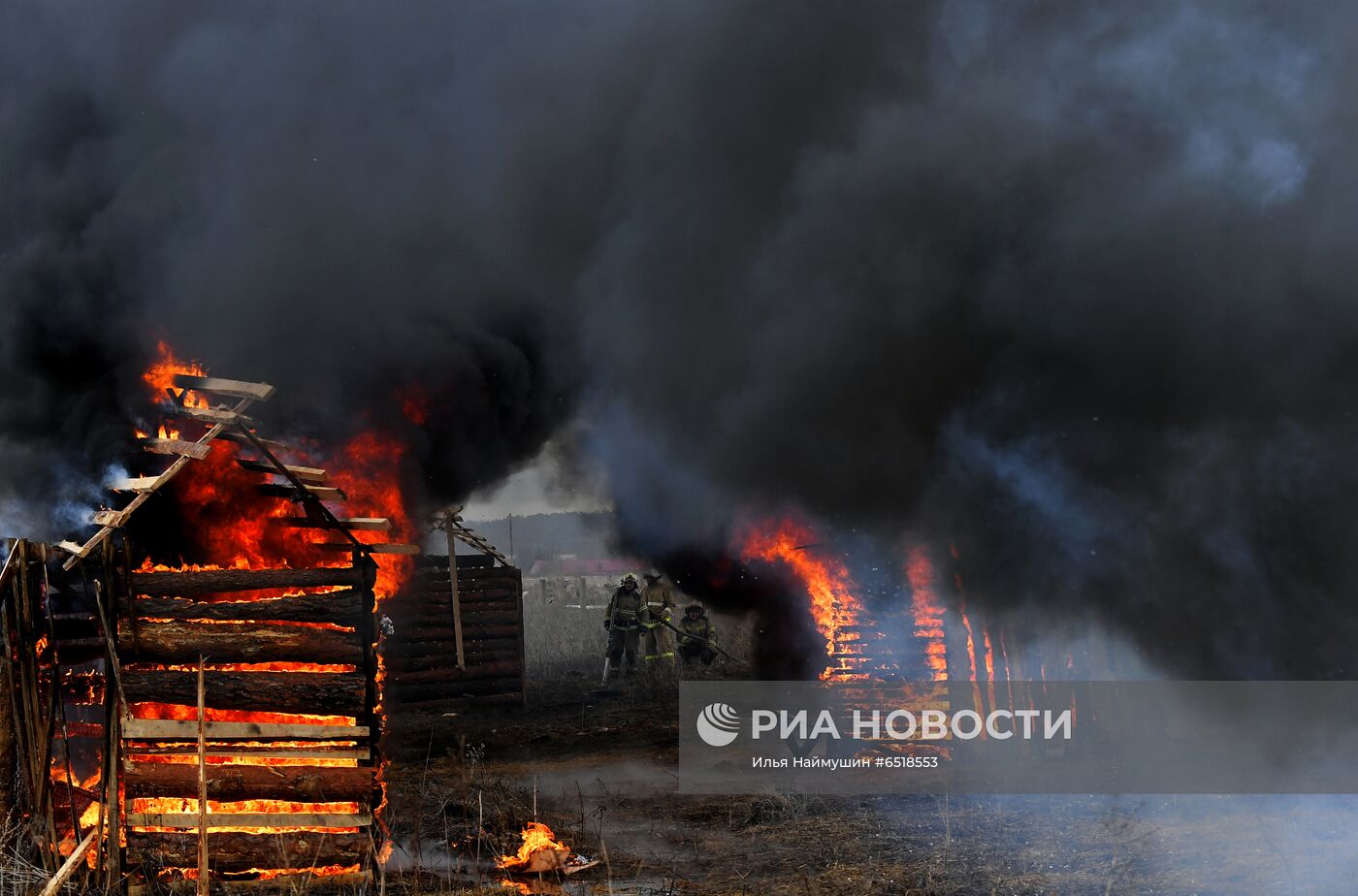 Учения МЧС по тушению лесных пожаров 