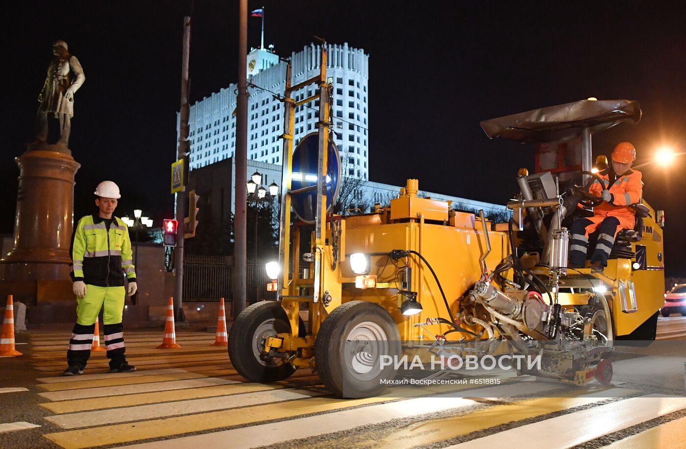 Нанесение дорожной разметки в Москве