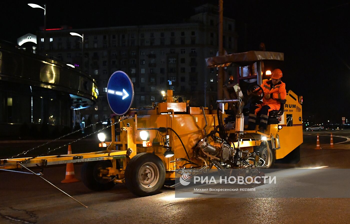 Нанесение дорожной разметки в Москве