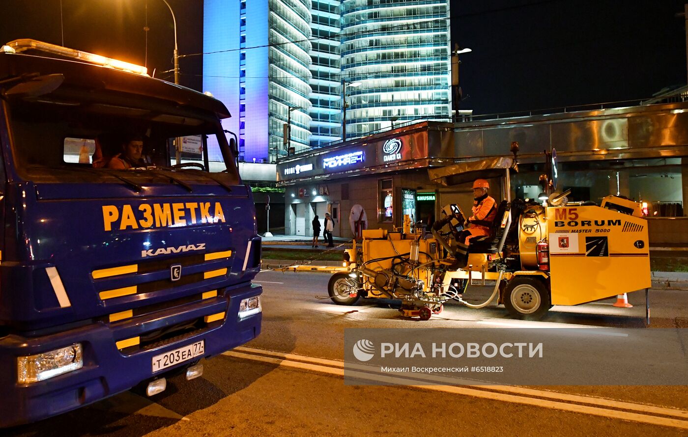 Нанесение дорожной разметки в Москве