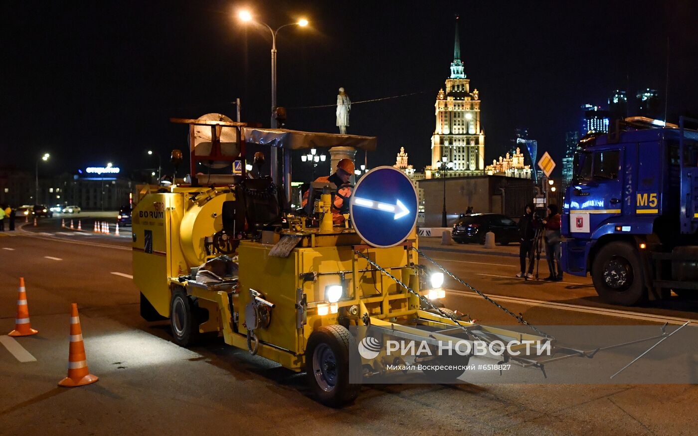 Нанесение дорожной разметки в Москве