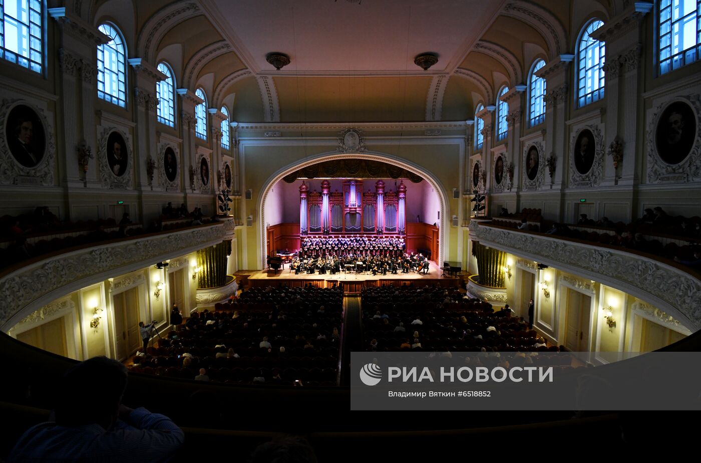 Концерт "Шедевры русской музыки. Врачам посвящается..." в МГК имени Чайковского