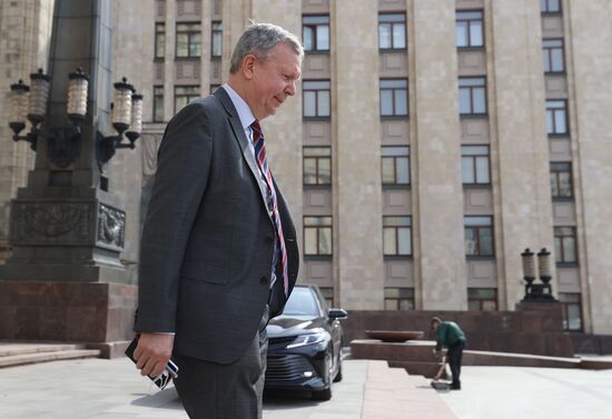 Посол Эстонии в РФ М. Лайдре прибыл в МИД РФ