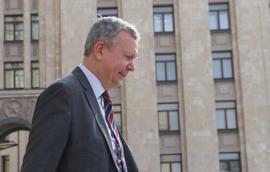 Посол Эстонии в РФ М. Лайдре прибыл в МИД РФ