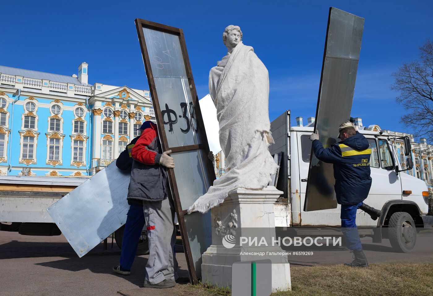 Подготовка к открытию летнего сезона в Царском селе