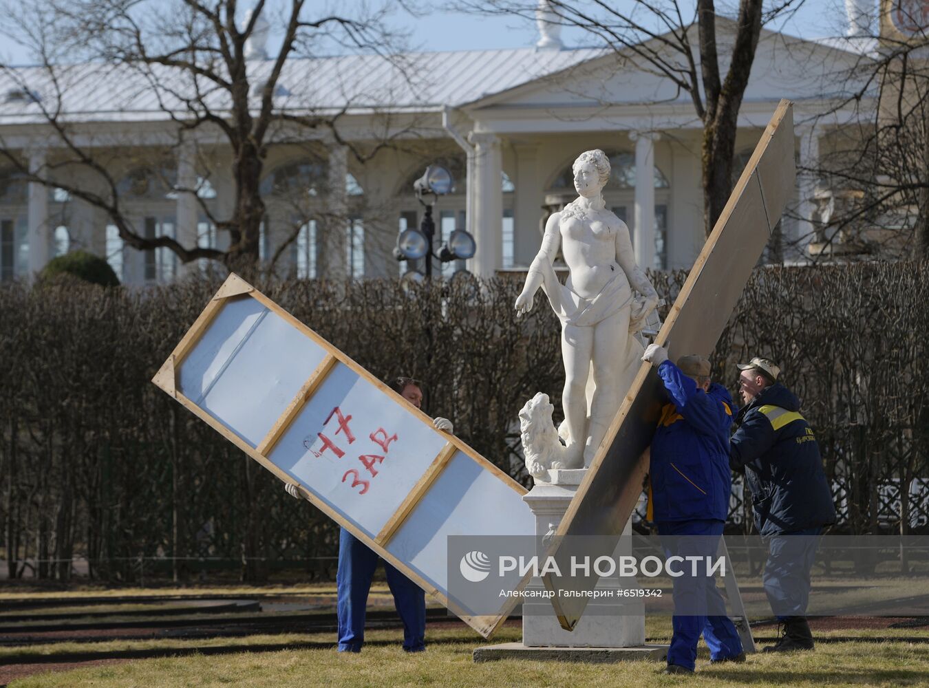 Подготовка к открытию летнего сезона в Царском селе