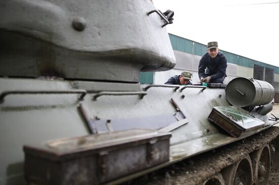 Восстановление танка Т-34 в Новороссийске