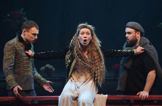 Спектакль "Дурочка" в театре им. Евг. Вахтангова