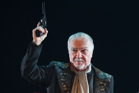 Спектакль "Дурочка" в театре им. Евг. Вахтангова