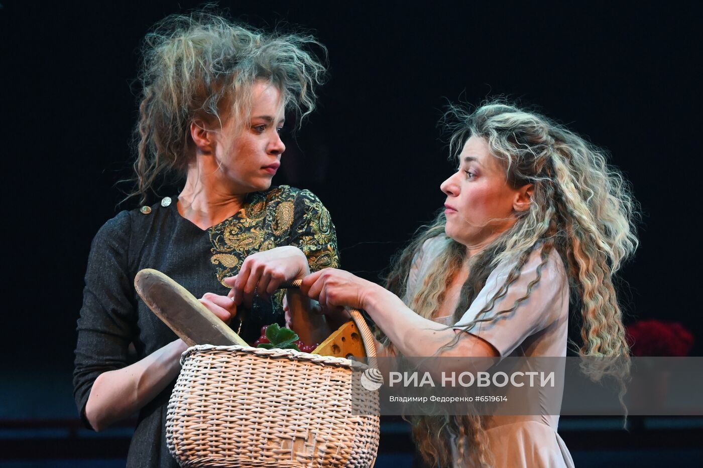 Спектакль "Дурочка" в театре им. Евг. Вахтангова