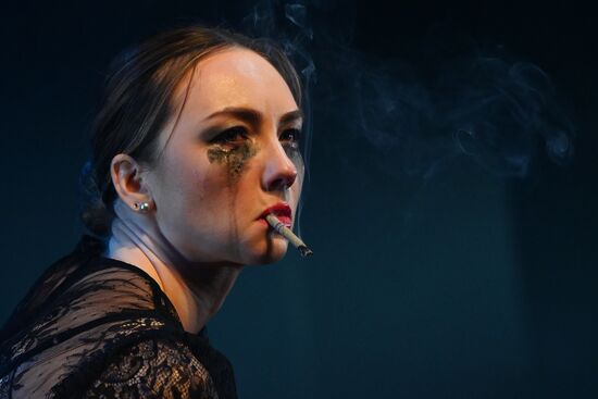 Спектакль "Дурочка" в театре им. Евг. Вахтангова