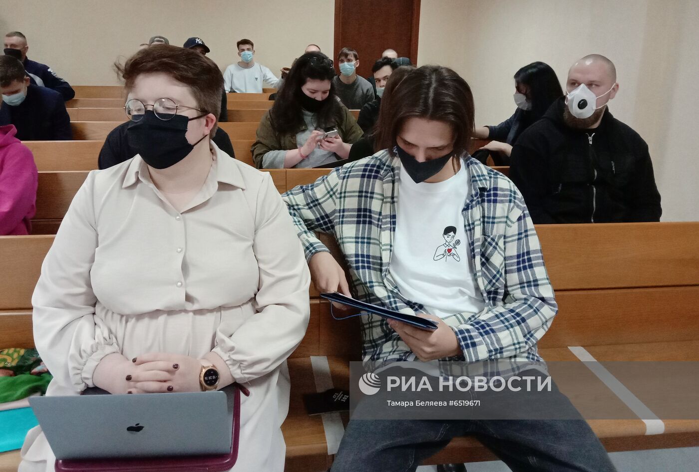 Рэпера Тиму Белорусских приговорили к двум годам "домашней химии"